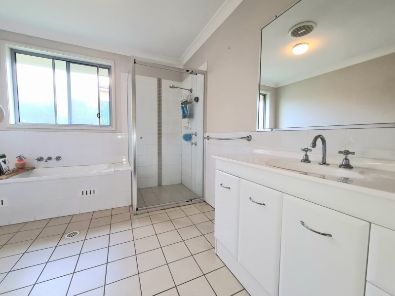 61 Bimbadeen Drive, Muswellbrook NSW 2333