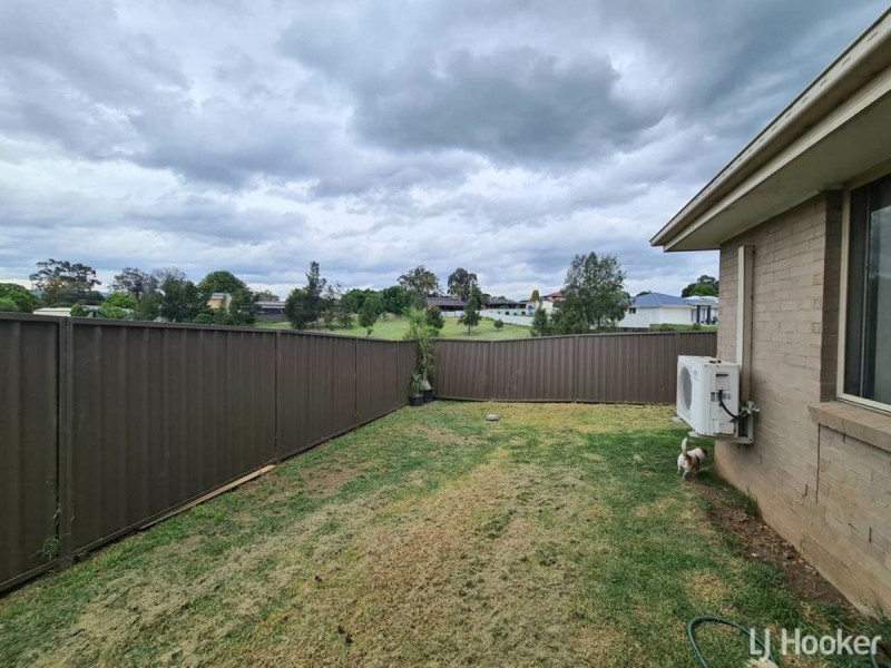 1 & 2/2 Kennedy Close, Muswellbrook NSW 2333