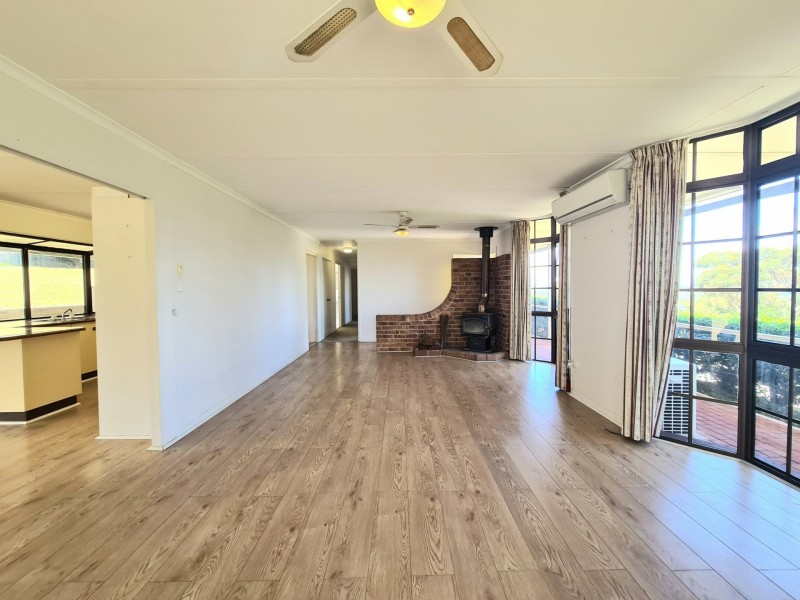 16 Campbell Sreet, Aberdeen NSW 2336