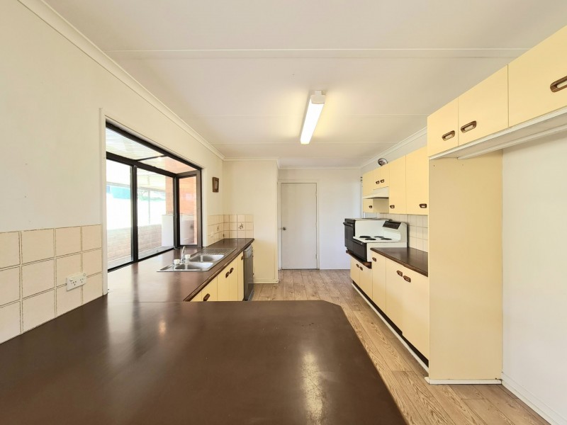 16 Campbell Sreet, Aberdeen NSW 2336