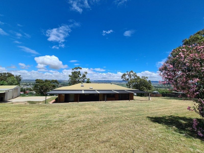 16 Campbell Sreet, Aberdeen NSW 2336