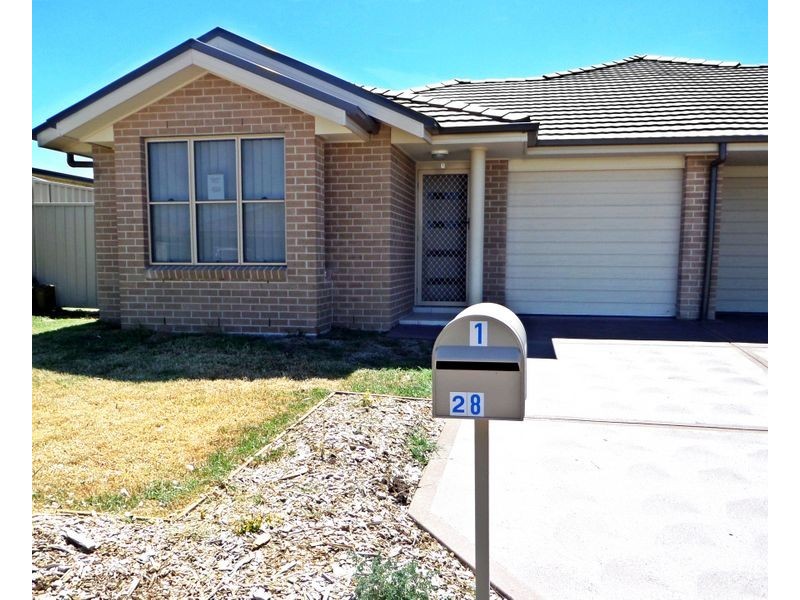1/28 Finnegan Crescent, Muswellbrook NSW 2333