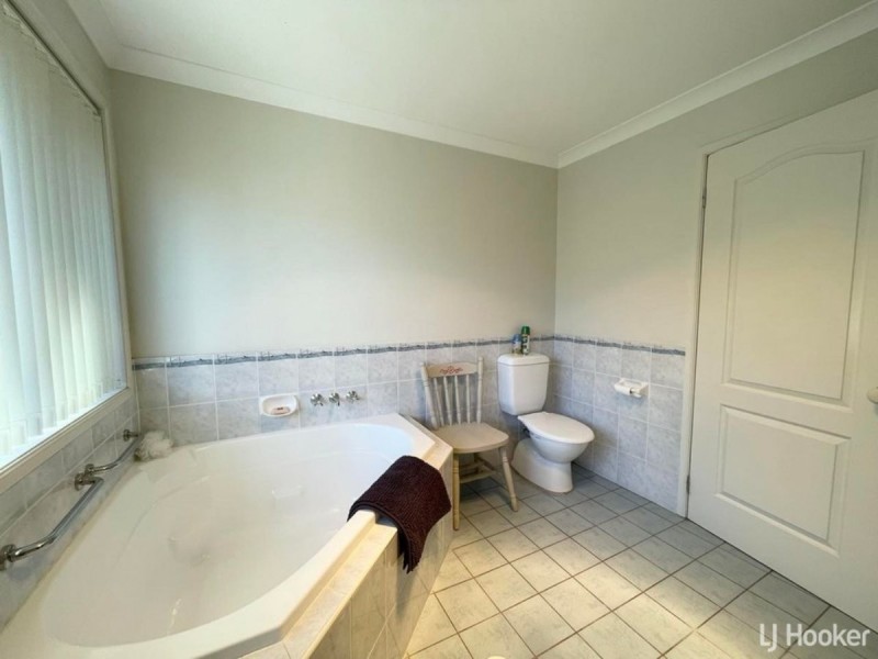 22 Bimbadeen Drive, Muswellbrook NSW 2333