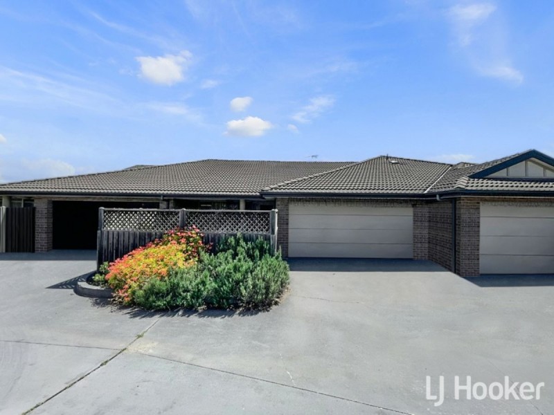 Villa 2/27-33 Eveleigh Court, Scone NSW 2337