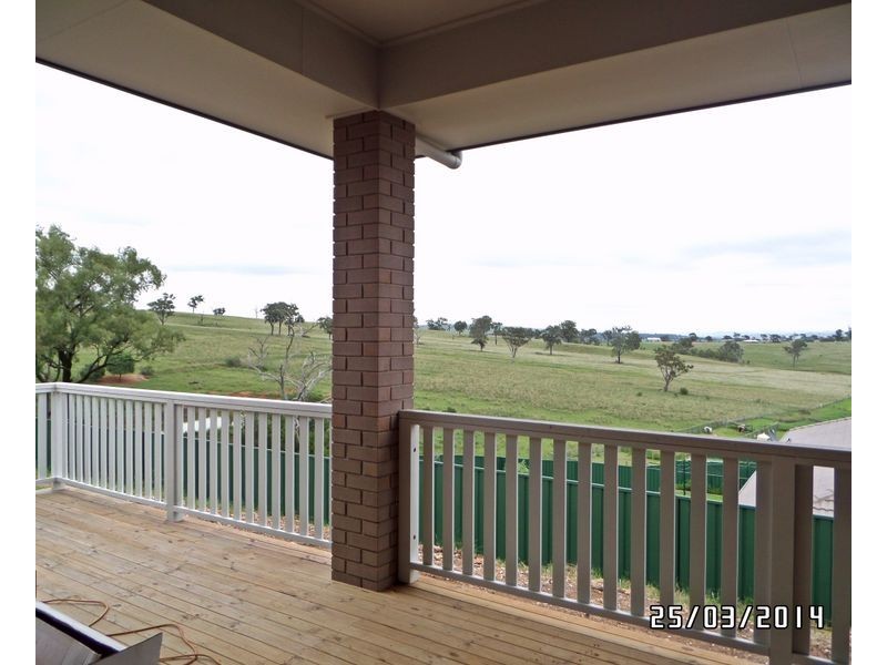 20 Chivers Circuit, Muswellbrook NSW 2333