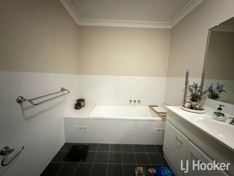 12/27-33 Eveleigh Court, Scone NSW 2337