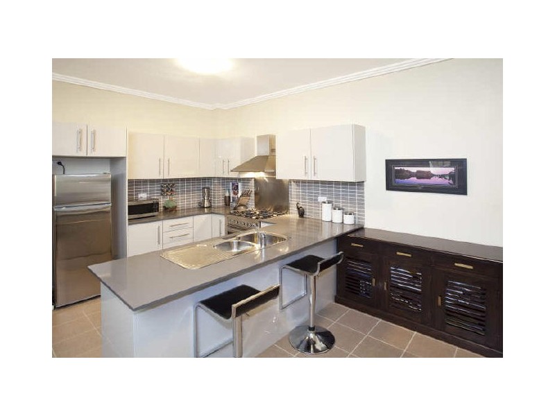 3/3-5 Shackel Ave, Brookvale NSW 2100