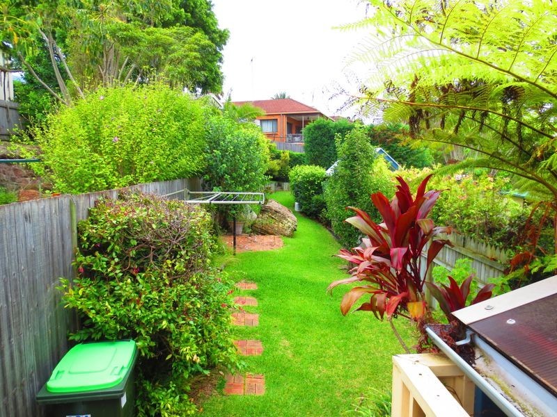 23a Farnell Street, Curl Curl NSW 2096