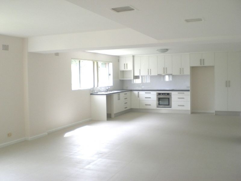 Lower Level/112 Parr Parade, Narraweena NSW 2099