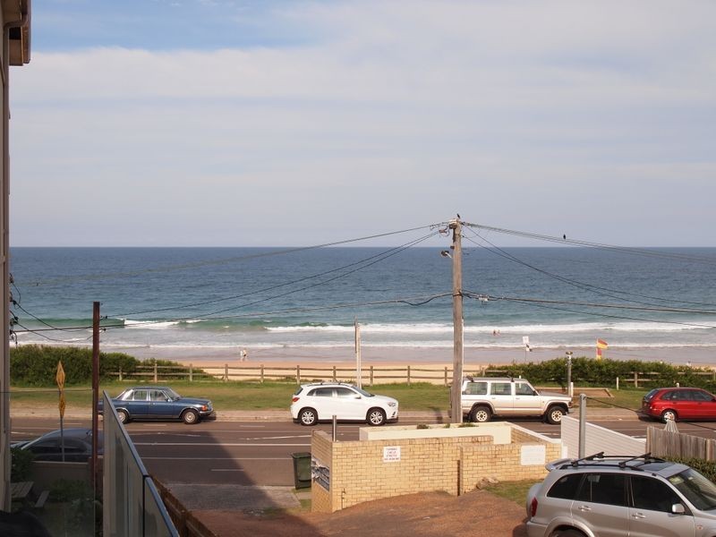 8/64 Carrington Parade, Curl Curl NSW 2096