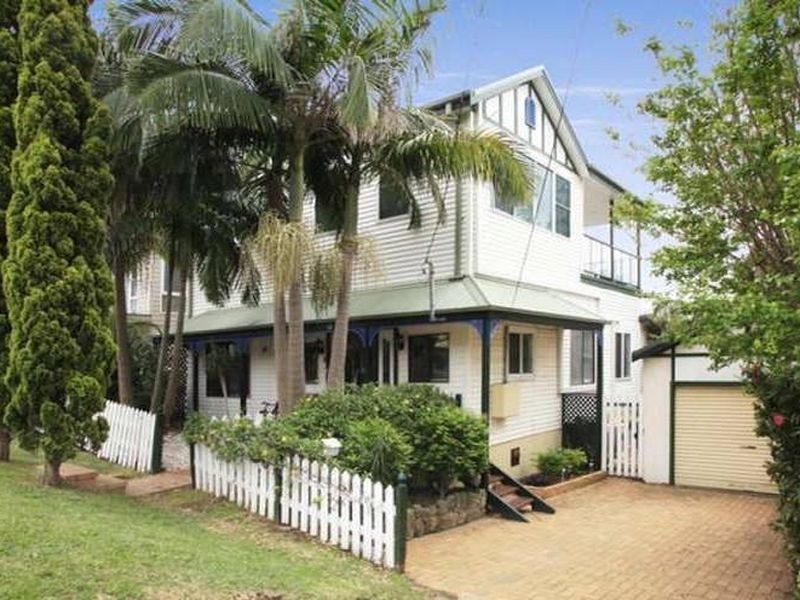 12 Undercliff Road, Freshwater NSW 2096