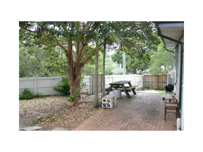 2 Nargong Rd, Allambie Heights NSW 2100