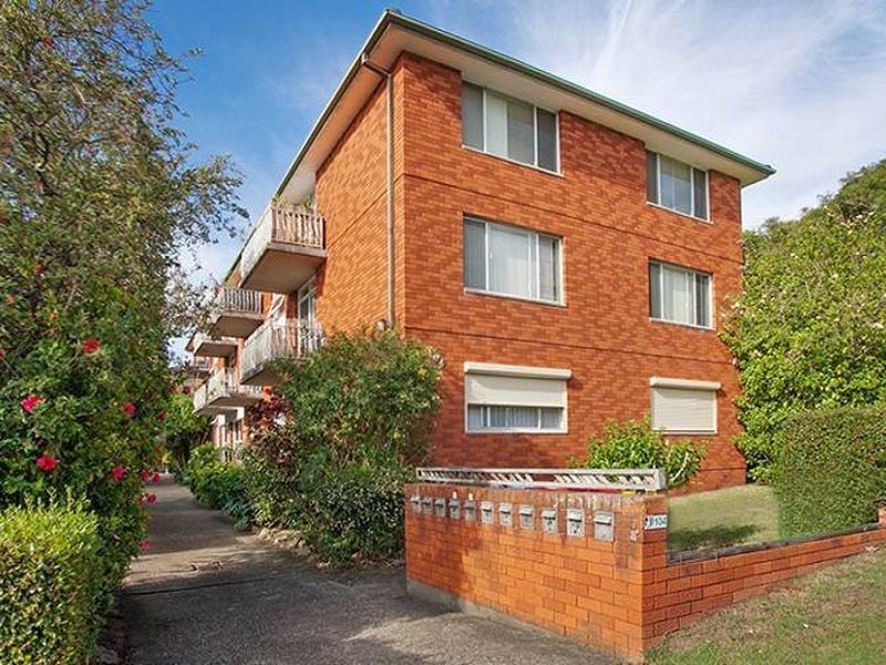 2/104 Wyadra Avenue, Freshwater NSW 2096