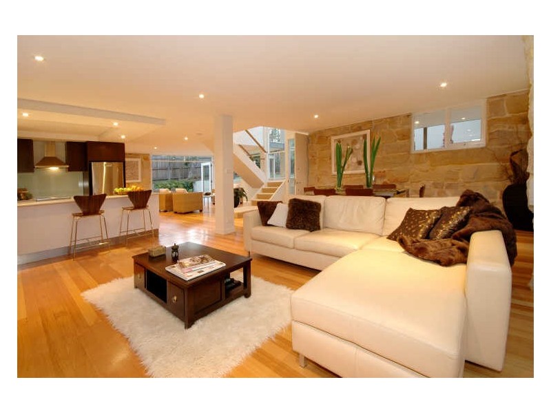 12 Surfers Parade, Freshwater NSW 2096