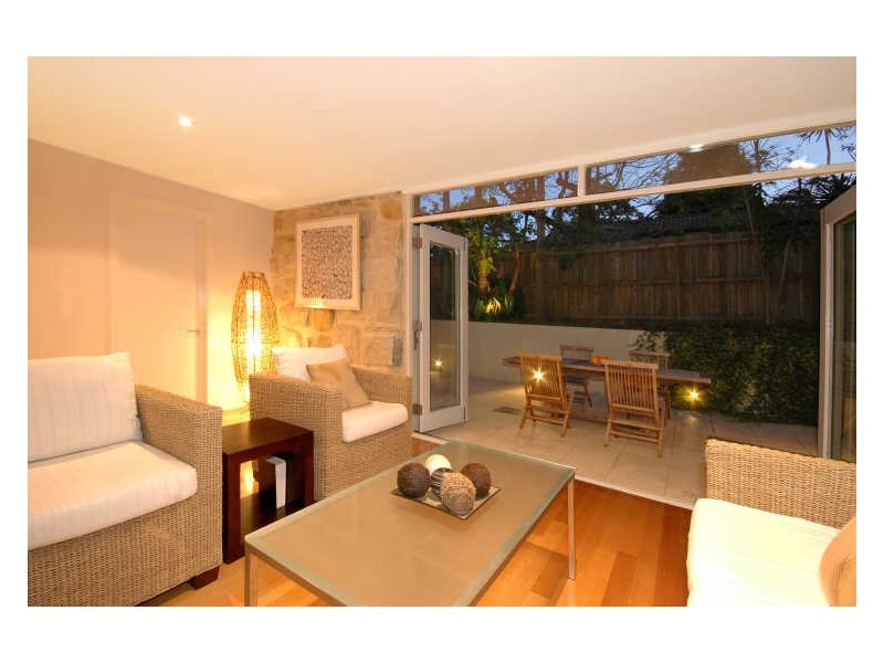 12 Surfers Parade, Freshwater NSW 2096