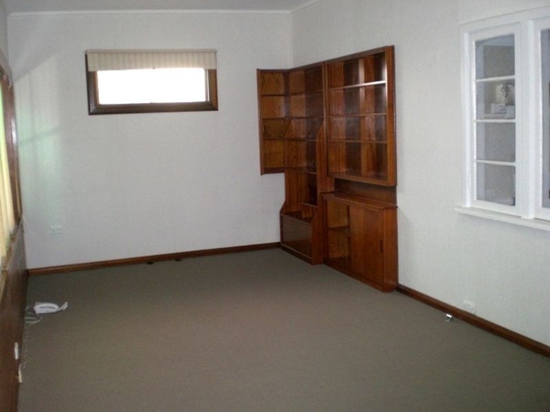 6 Stewart Avenue, Curl Curl NSW 2096