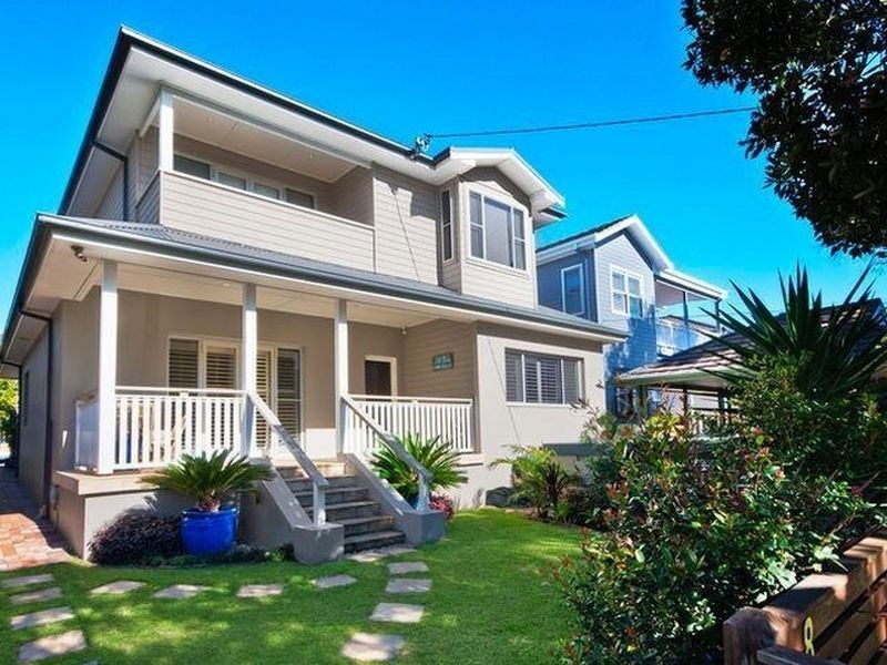 8 Stirgess Avenue, Curl Curl NSW 2096