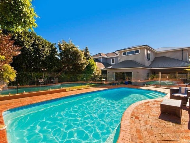 8 Stirgess Avenue, Curl Curl NSW 2096