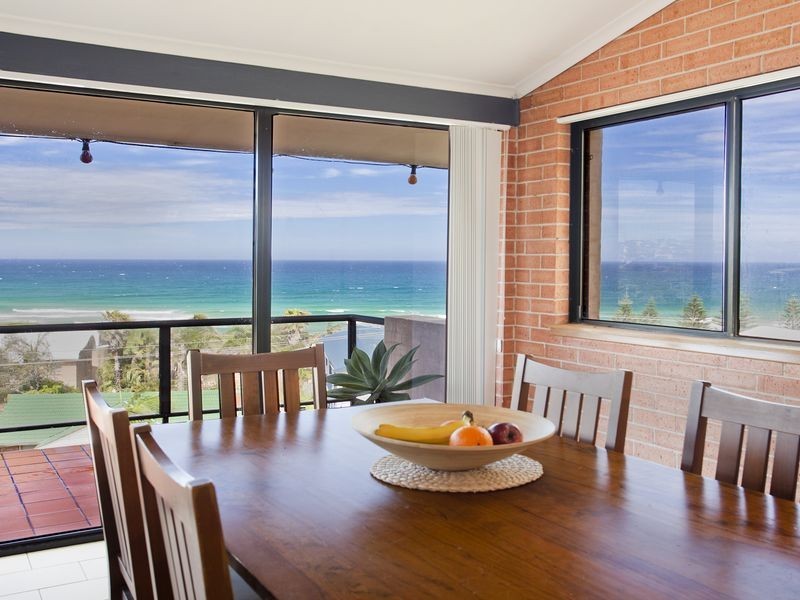 11 Farnell Street, Curl Curl NSW 2096