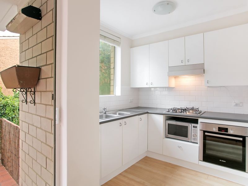 18/12 Ronald Avenue, Freshwater NSW 2096