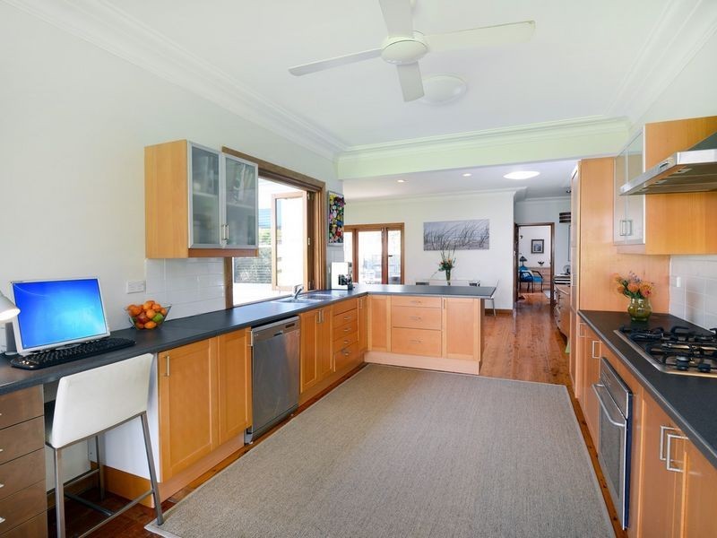 2 Bennett Street, Curl Curl NSW 2096