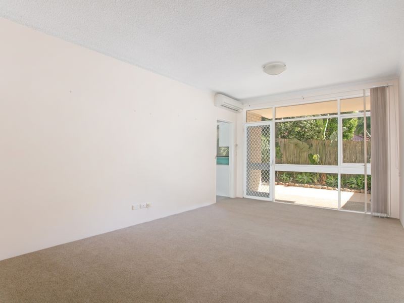 8/62 Carrington Parade, Curl Curl NSW 2096