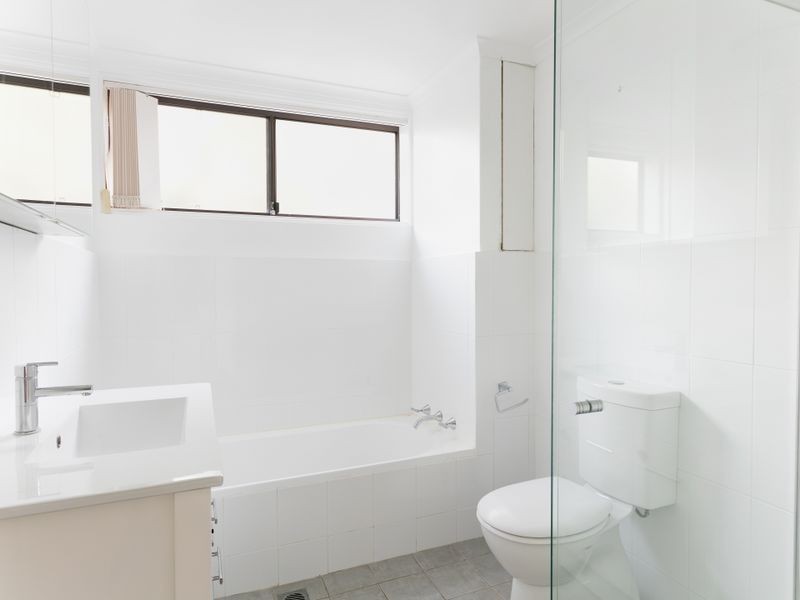 8/62 Carrington Parade, Curl Curl NSW 2096
