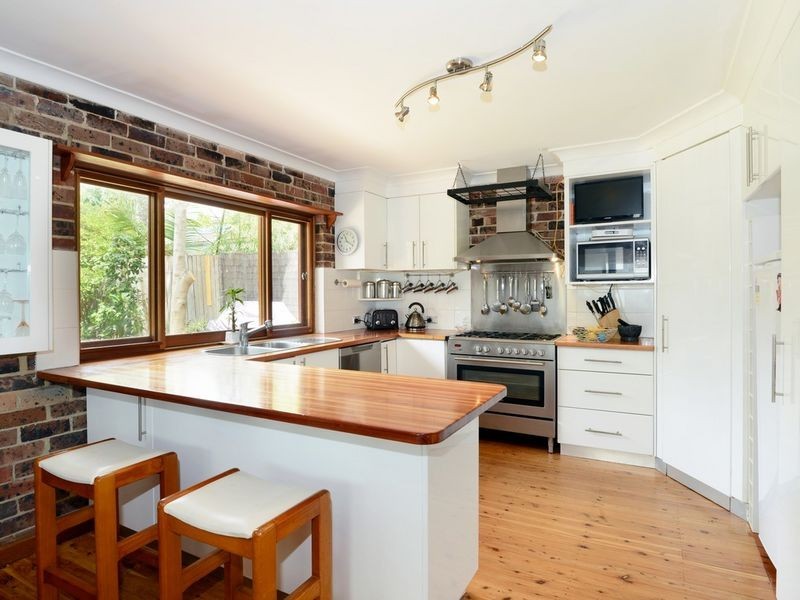 28 Surfers Parade, Freshwater NSW 2096