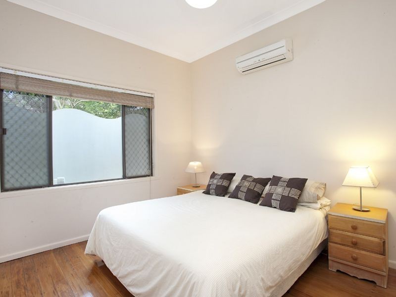 2 Travers Road, Curl Curl NSW 2096