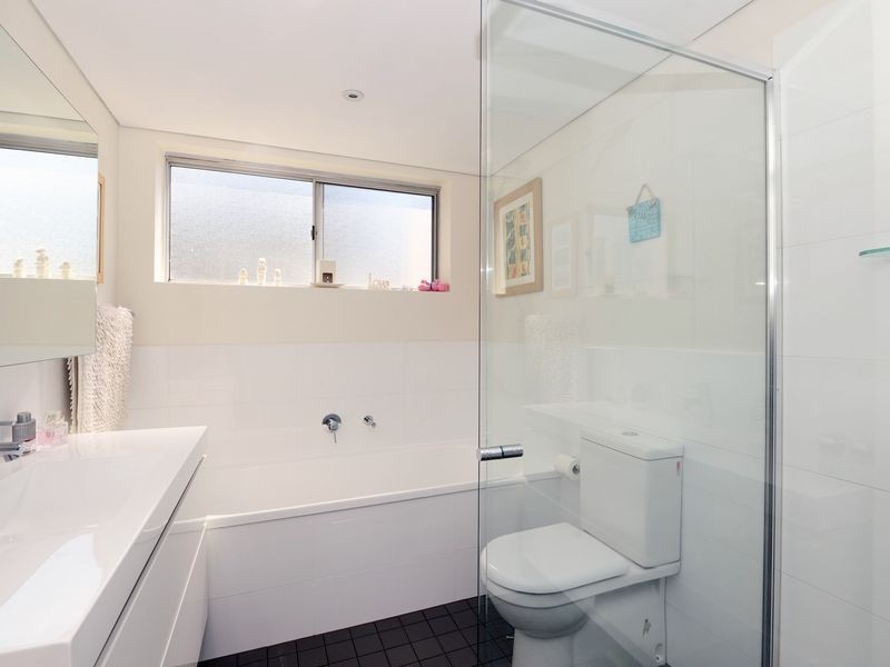 7/15 Oceanview Road, Freshwater NSW 2096