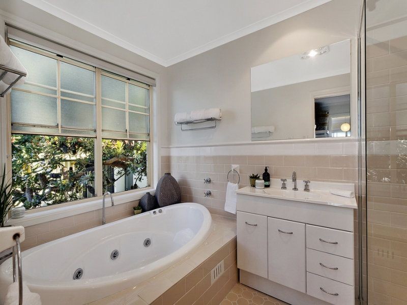 11 Lady Penrhyn Drive, Beacon Hill NSW 2100