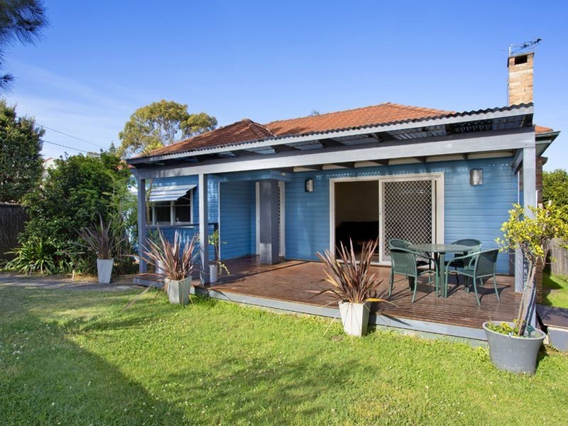 1 Delaigh Avenue, North Curl Curl NSW 2099