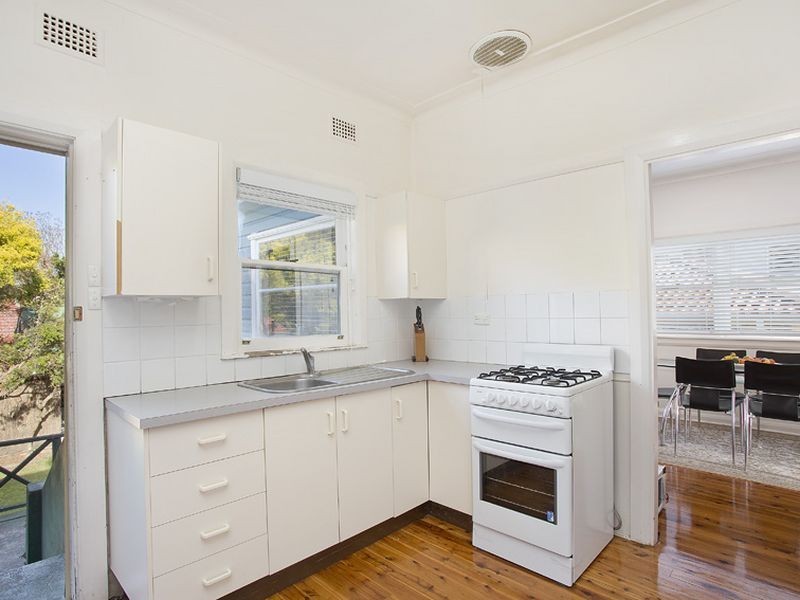 1 Delaigh Avenue, North Curl Curl NSW 2099