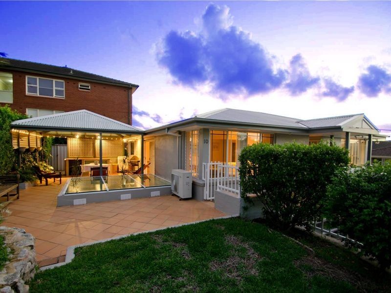 10 Wyadra Ave, Freshwater NSW 2096