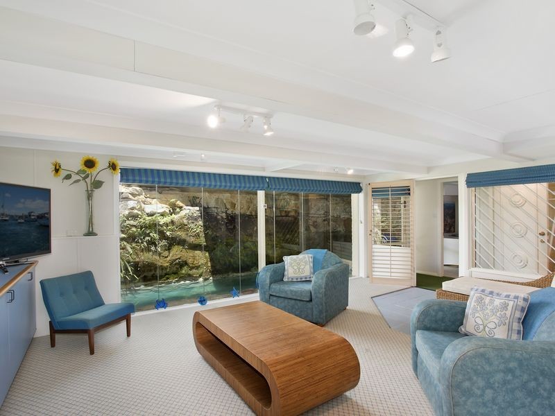 10 Wyadra Ave, Freshwater NSW 2096