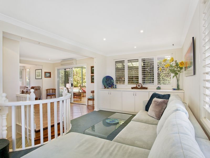 10 Wyadra Ave, Freshwater NSW 2096