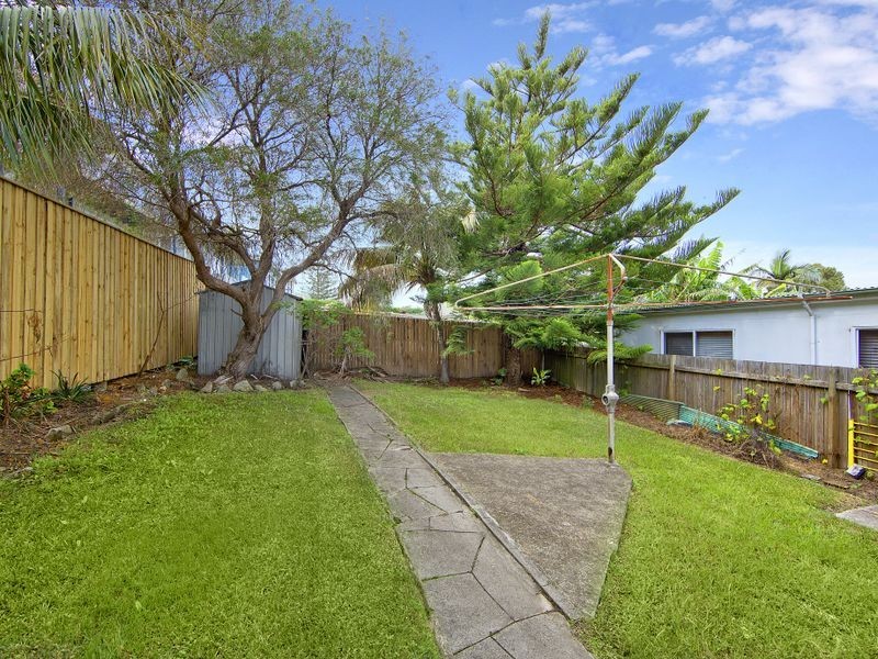 85 Griffin Rd, North Curl Curl NSW 2099
