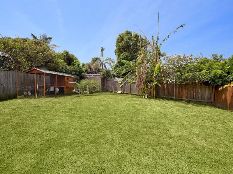 4 Bellevue Place, North Curl Curl NSW 2099