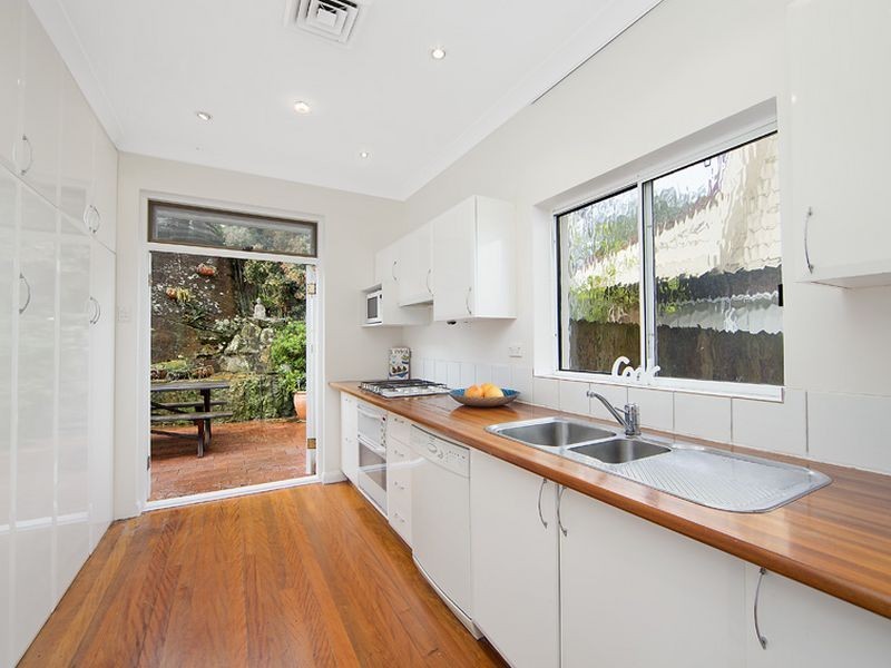 35 Coles Road, Freshwater NSW 2096