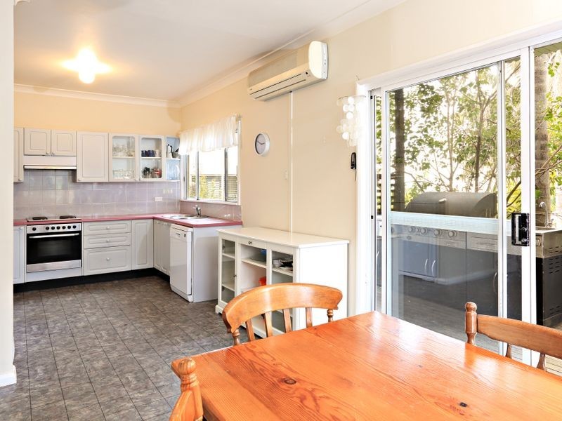 49 Parr Avenue, North Curl Curl NSW 2099