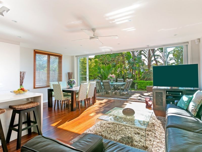 17 Griffin Road, North Curl Curl NSW 2099