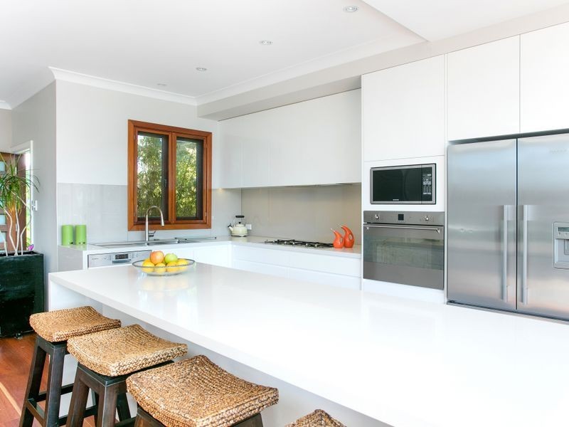 17 Griffin Road, North Curl Curl NSW 2099