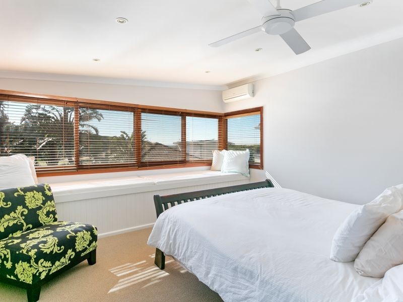 17 Griffin Road, North Curl Curl NSW 2099