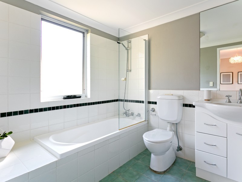 11/4 Campbell Parade, Manly Vale NSW 2093