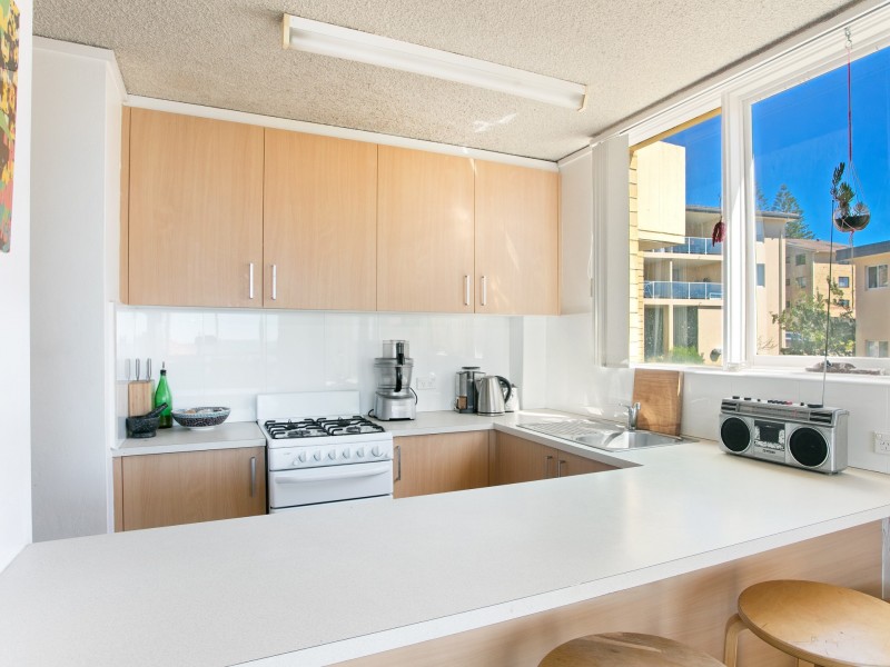 2/50a Carrington Parade, Curl Curl NSW 2096