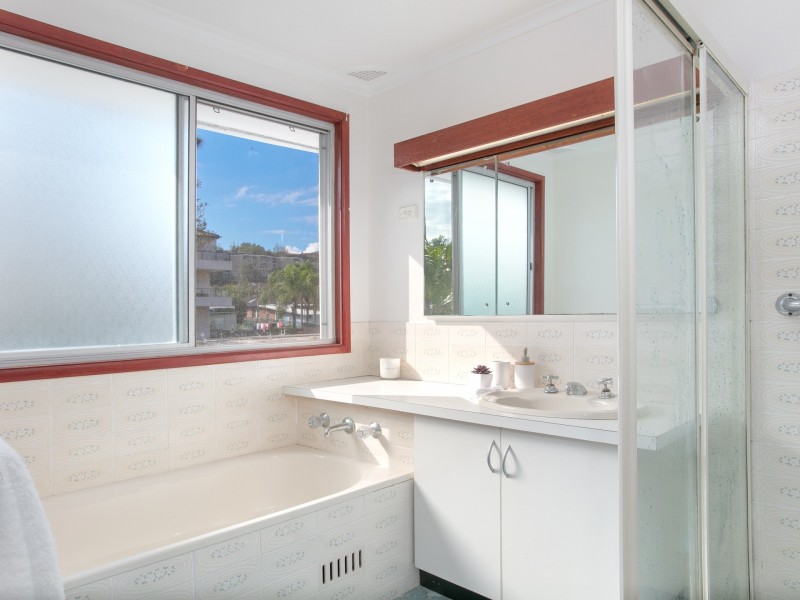 20 Kooloora Avenue, Freshwater NSW 2096