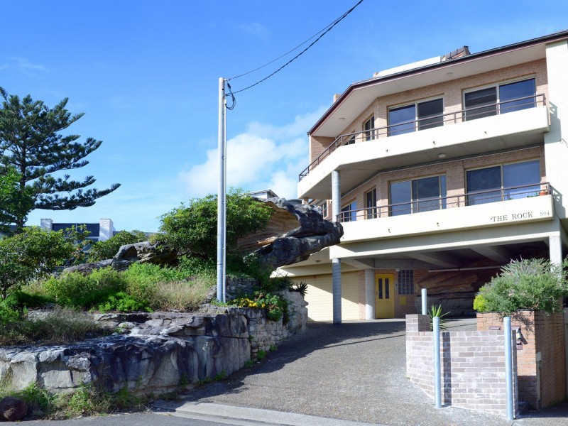 3/4 Coastview Place, Freshwater NSW 2096