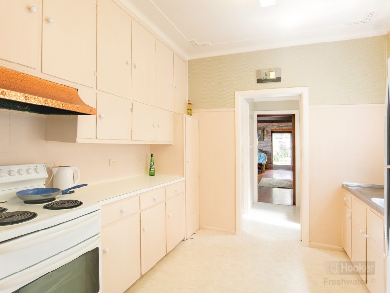 10 Gardere Avenue, Curl Curl NSW 2096