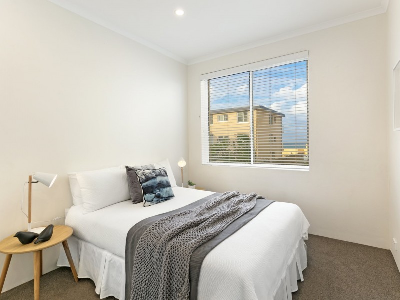 6/50a Carrington Parade, Curl Curl NSW 2096