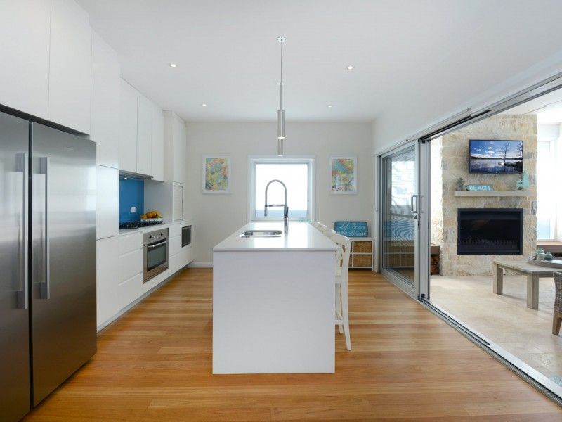 8 Stirgess Avenue, Curl Curl NSW 2096